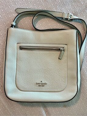kate spade Pebbled Leather Crossbody Bag in Light Gray